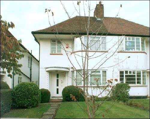 24 Howard Walk
